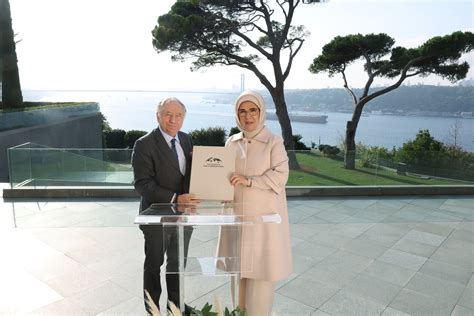 Emine Erdoğan, Burundian first lady hold meeting in Istanbul | Daily Sabah