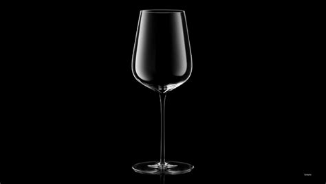 FStoppers - How to Shoot Clean Glassware on a Black Background With ...