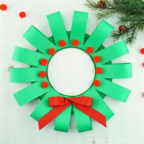 Paper Plate Christmas Wreath Craft - I Heart Crafty Things