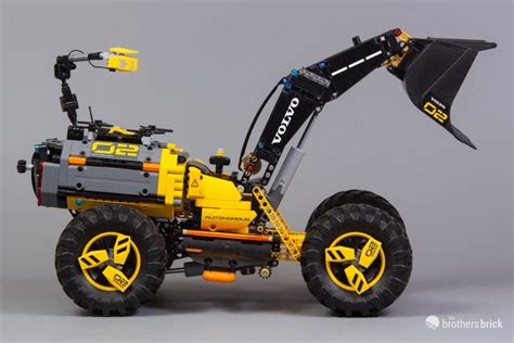 LEGO TECHNIC 42081 REVIEW-1 - The Brothers Brick | The Brothers Brick