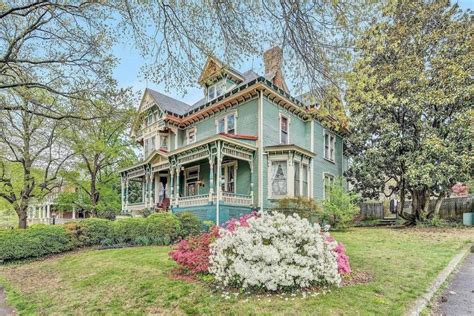 1889 Victorian In Salem Virginia — Captivating Houses