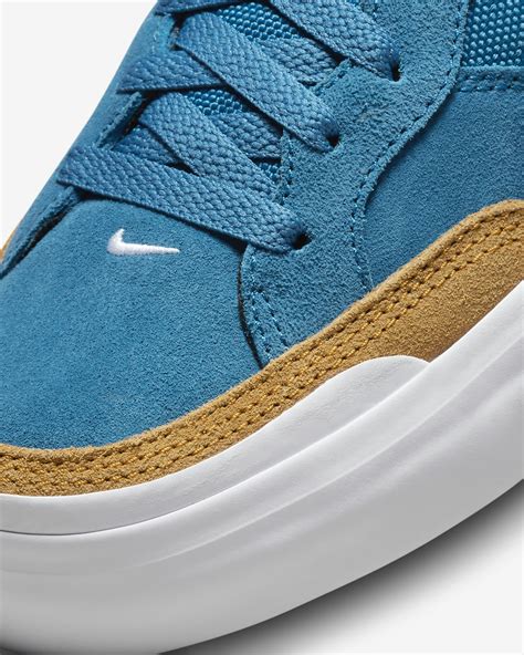 Nike SB Zoom Pogo Plus Premium Skate Shoes. Nike BG