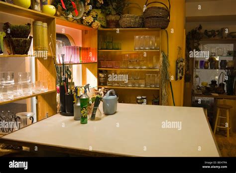 Flower shop counter Stock Photo - Alamy