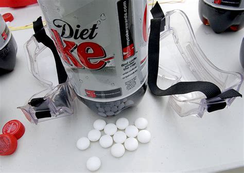 Eepy Bird » Blog Archive » The Science of Coke and Mentos