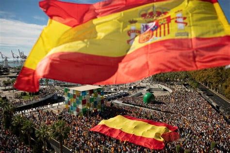 Hundreds of Thousands Protest Spanish Prime Minister’s Deal With ...