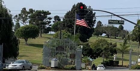 Holy Cross Cemetery, Culver City - Wikiwand