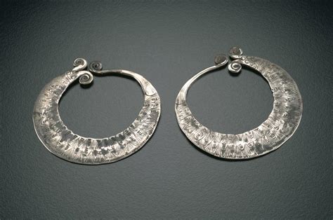 Pair of earrings