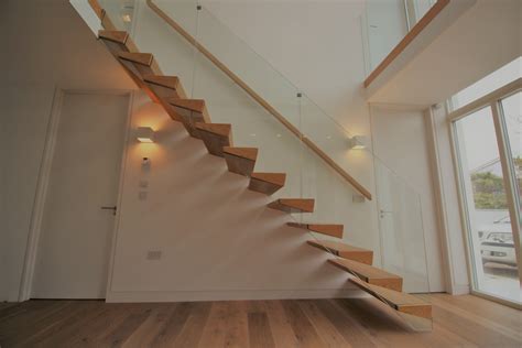 Bespoke Modern Cantilevered Stairs