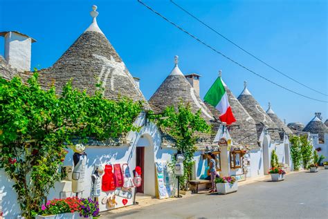 Alberobello is a wonderful small village of Italy | Puglia, Italy, Trulli