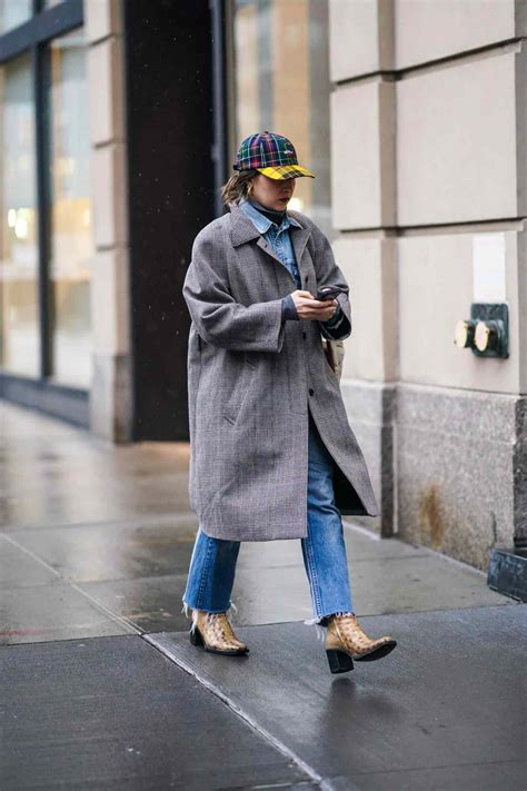 15 Rainy Day Outfits That Are Practical and Stylish