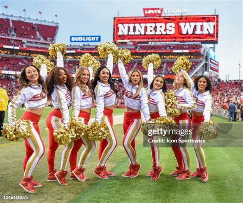 San Francisco 49ers Cheerleaders Photos and Premium High Res Pictures ...