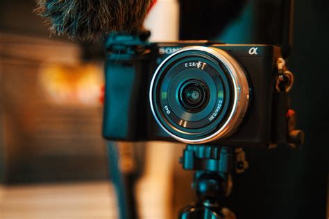 5 Best Cameras To Consider For Vlogging