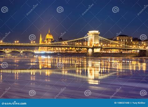 Szechenyi Chain Bridge Winter Night View Stock Photo - Image of reflections, europe: 108037448