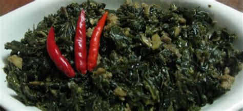 Vegetarian Laing (Filipino Taro Leaves in Coconut Milk) Recipe | Laing recipe, Spicy dishes ...