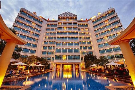 Park Hotel Clarke Quay, Singapore City Centre - Compare Deals