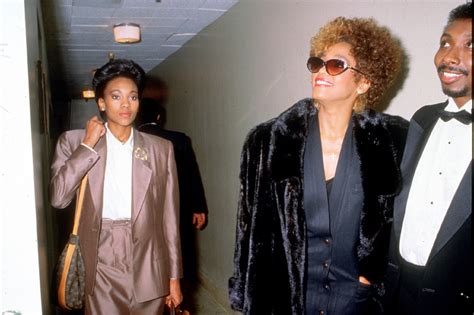 Whitney Houston — Her Greatest Lesbian Love Of All | National Enquirer