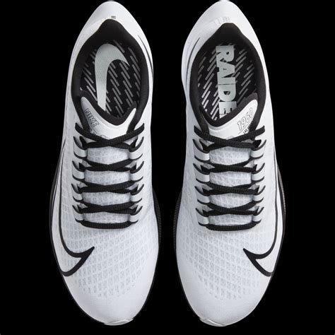 These new Las Vegas Raiders Nike shoes are awesome