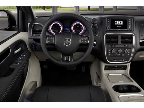 2020 Dodge Grand Caravan: 70 Interior Photos | U.S. News