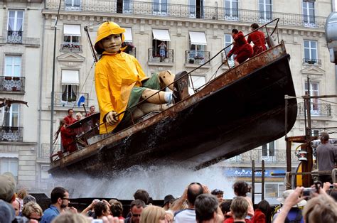 Royal de Luxe lance à Nantes sa nouvelle création avant une tournée mondiale