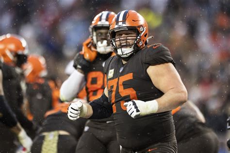 Browns Joel Bitonio Among Nominees for Walter Payton Man of the Year ...