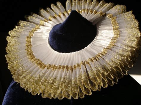 Elizabethan Ruff | Elizabethan ruff, Elizabethan era, Ruff collar