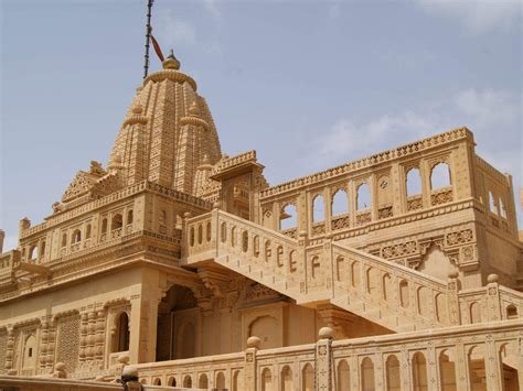 About the Jain Temple of Lodhruva near Jaisalmer | Times of India Travel