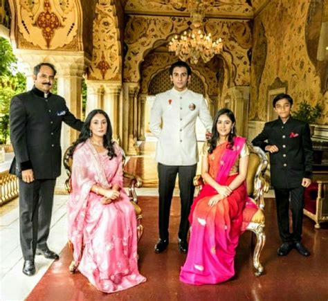 Jaipur Royalty | India Royale in 2019 | Royal indian, Maharani gayatri ...