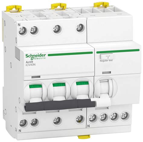 A9DC3732 - Schneider Electric - RCBO, 3PN, 32A