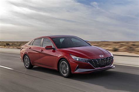 2021 Hyundai Elantra Hybrid debuts: 50 mpg or more promised from new compact sedan