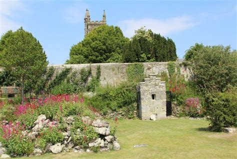 Modern Shrine, Shaftesbury Abbey, Shaftesbury - Beautiful England Photos