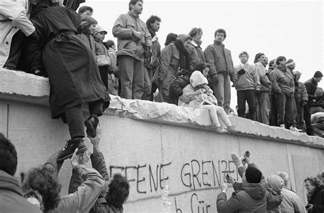 Este mes | 28 años después de la caída del Muro de Berlín - National Geographic en Español