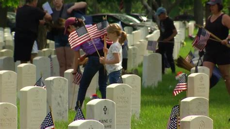 Volunteers place thousands of flags at Fort Snelling National Cemetery - KSTP.com 5 Eyewitness News