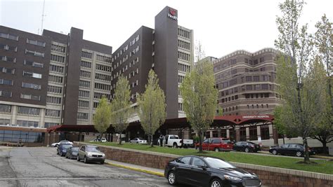 Nurses at University of Cincinnati Medical Center to set up picket to ...