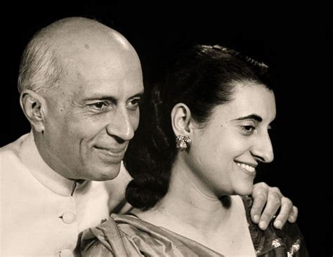 Indira gandhi et son père jawaharlal nehru – Artofit