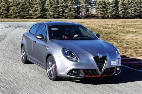 Alfa Giulietta Veloce 1750 Turbo Benzina : con la 4C nel cuore”