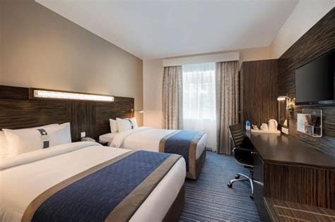 Holiday Inn Express Dubai Safa Park Hotel - Deals, Photos & Reviews