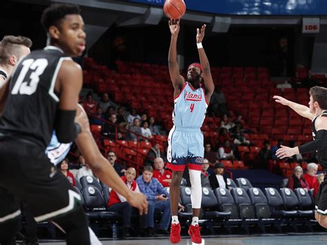 Tarkus Ferguson - Men's Basketball - UIC Athletics