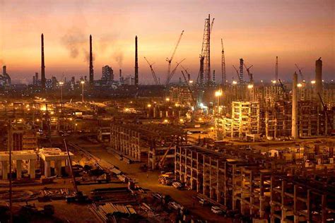 Jamnagar Oil Refinery Becomes World's Largest Hub - Bechtel