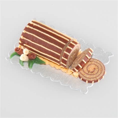 1/12 Scale Log Roll Cake | Stewart Dollhouse Creations