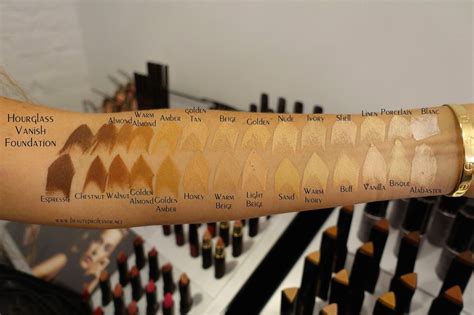 Hourglass Foundation Stick Warm Ivory