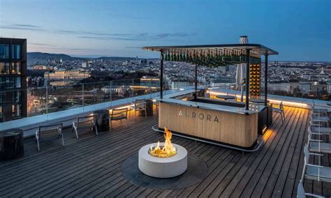 Cocktails mit Ausblick in der Aurora Rooftop Bar | 1000things