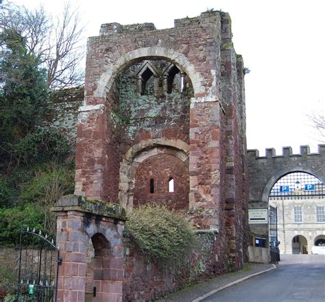 Google Image Result for http://upload.wikimedia.org/wikipedia/commons/4/47/Rougemont_Castle ...