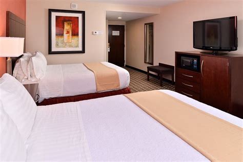 HOLIDAY INN NEW LONDON - MYSTIC AREA, AN IHG HOTEL $111 ($̶1̶7̶6̶) - Updated 2023 Prices ...