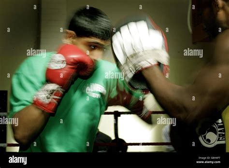 Boxing amir khan v david bailey training olivers gym hi-res stock ...