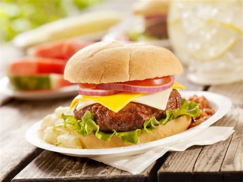 Homemade Spicy Burgers | ILoveCooking