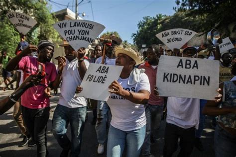 Two Of The 17 N.American Hostages Abducted In Haiti Are Freed | IBTimes