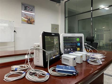 Multi Parameter ICU Heart Monitor , Hospital Vitals Machine With 15" Display