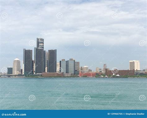 Detroit Riverfront editorial image. Image of riverfront - 129960705