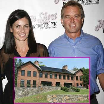 Rich People Don’t Pay! Mary Richardson and Robert F. Kennedy Jr. Remodeled Green Home For Free