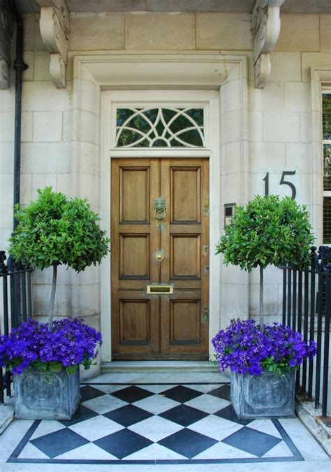 Welcome Spring: 17 Great DIY Flower Pot Ideas for Front Doors